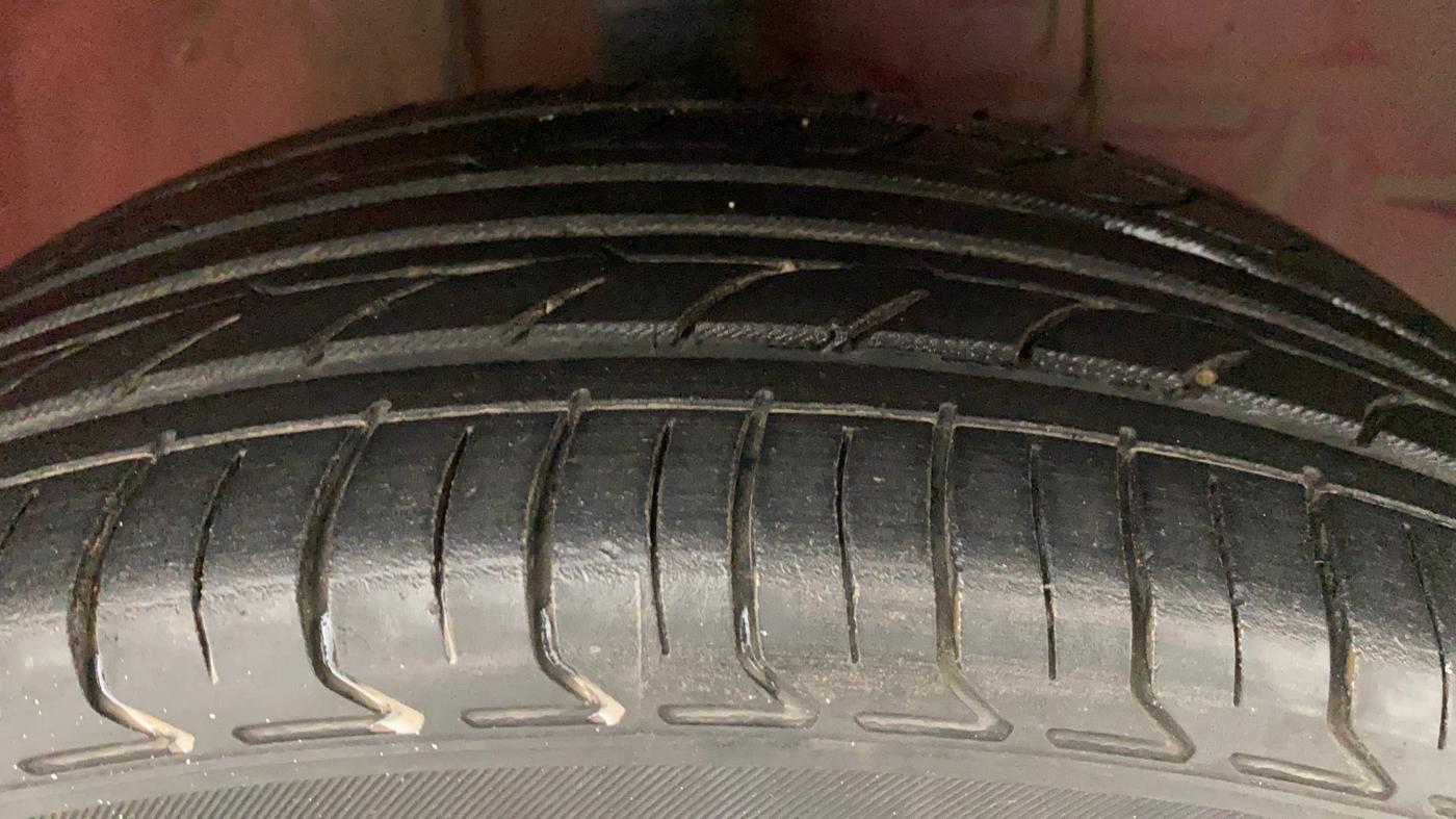 2011 Toyota Etios Liva V, Petrol, Manual, 79,431 km, Right Front Tyre Tread