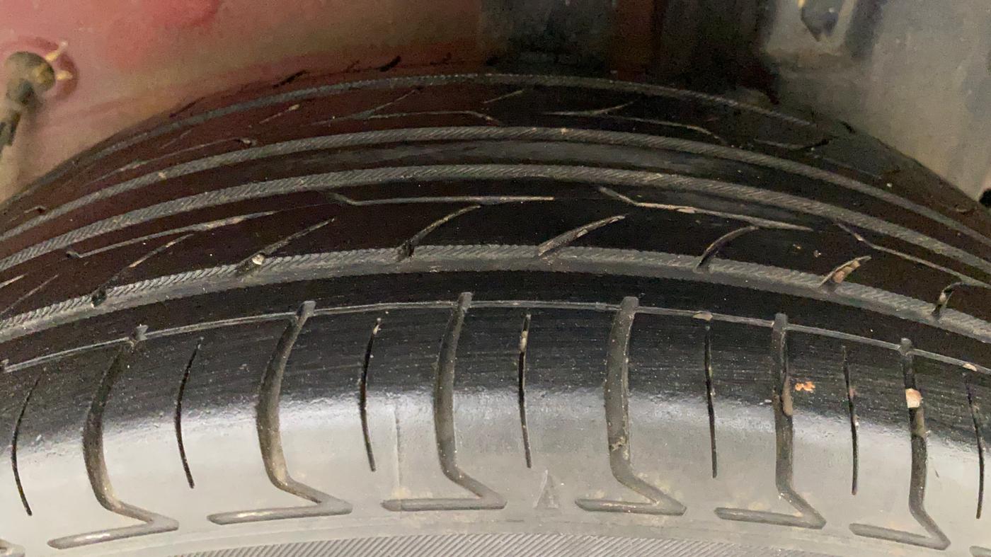 2011 Toyota Etios Liva V, Petrol, Manual, 79,431 km, Left Rear Tyre Tread