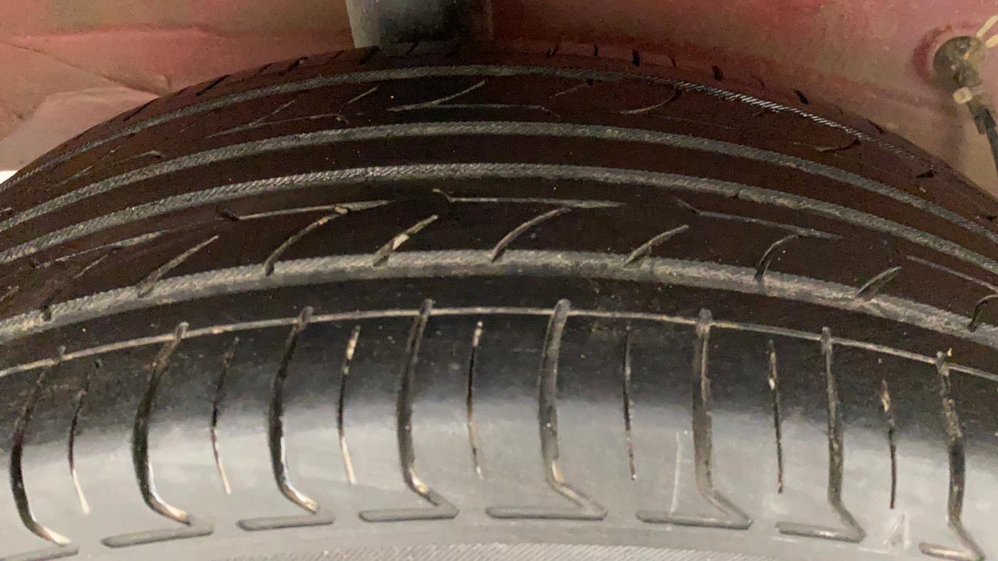 2011 Toyota Etios Liva V, Petrol, Manual, 79,431 km, Right Rear Tyre Tread