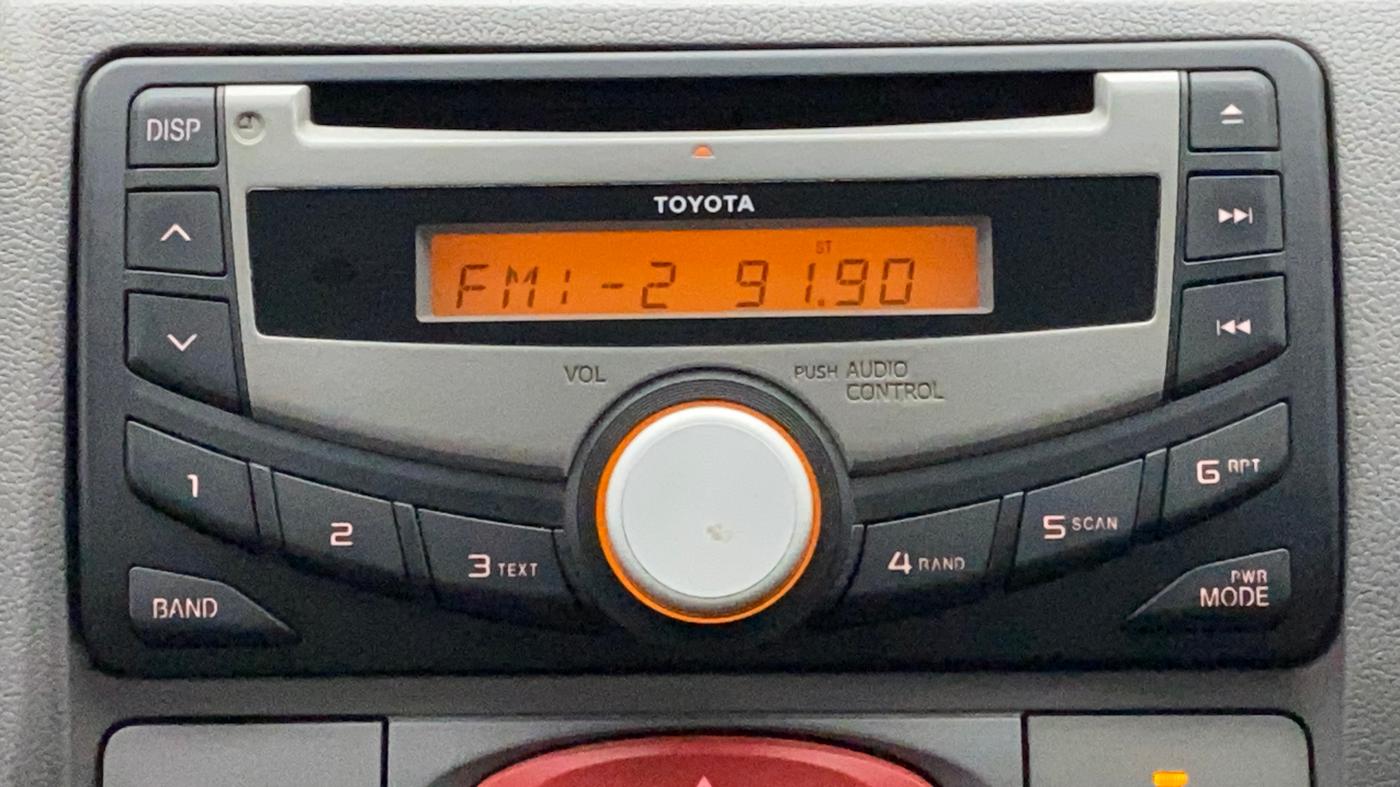 2011 Toyota Etios Liva V, Petrol, Manual, 79,431 km, Infotainment System