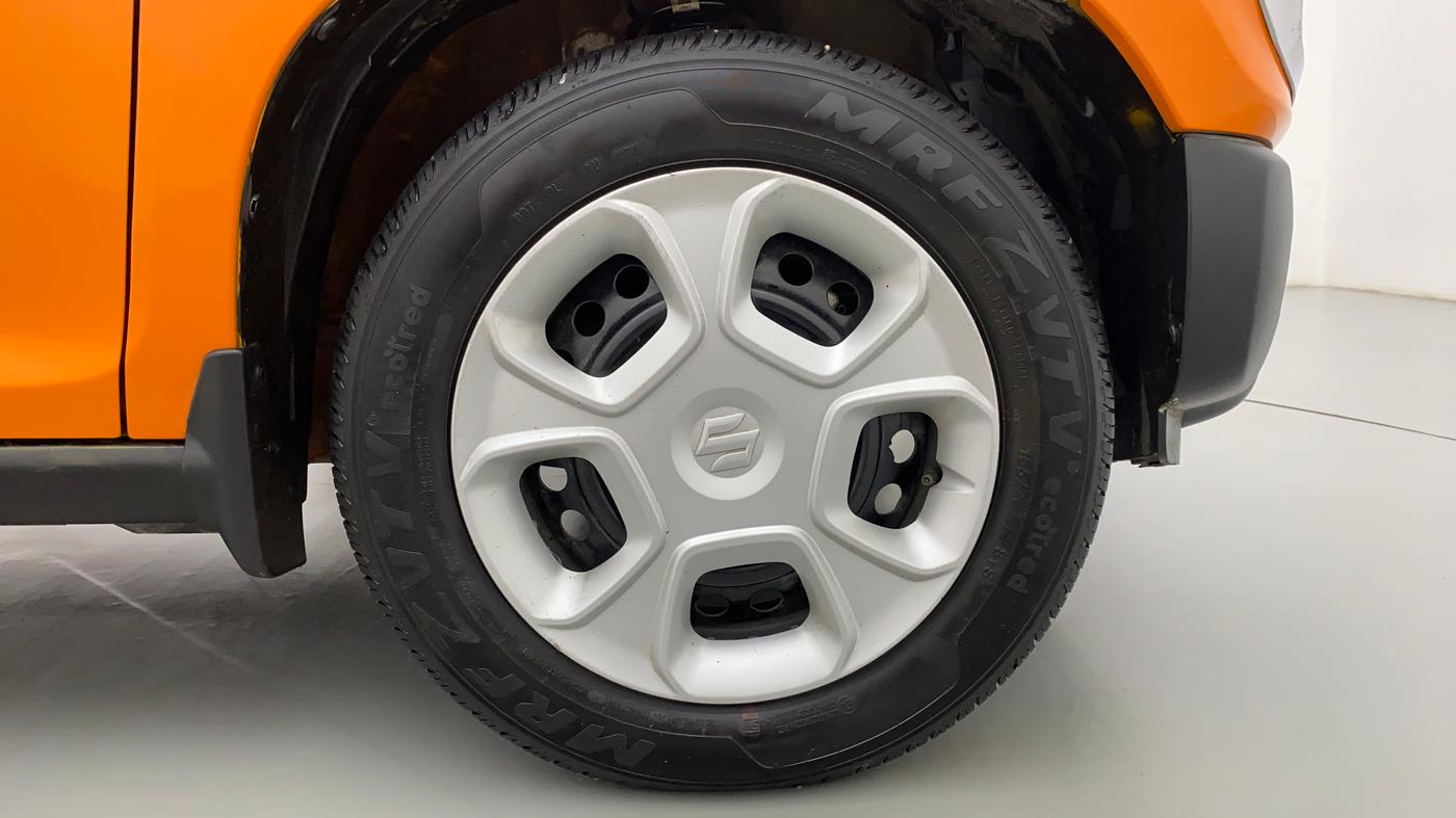 2021 Maruti S PRESSO VXI CNG, CNG, Manual, 23,715 km, Right Front Wheel