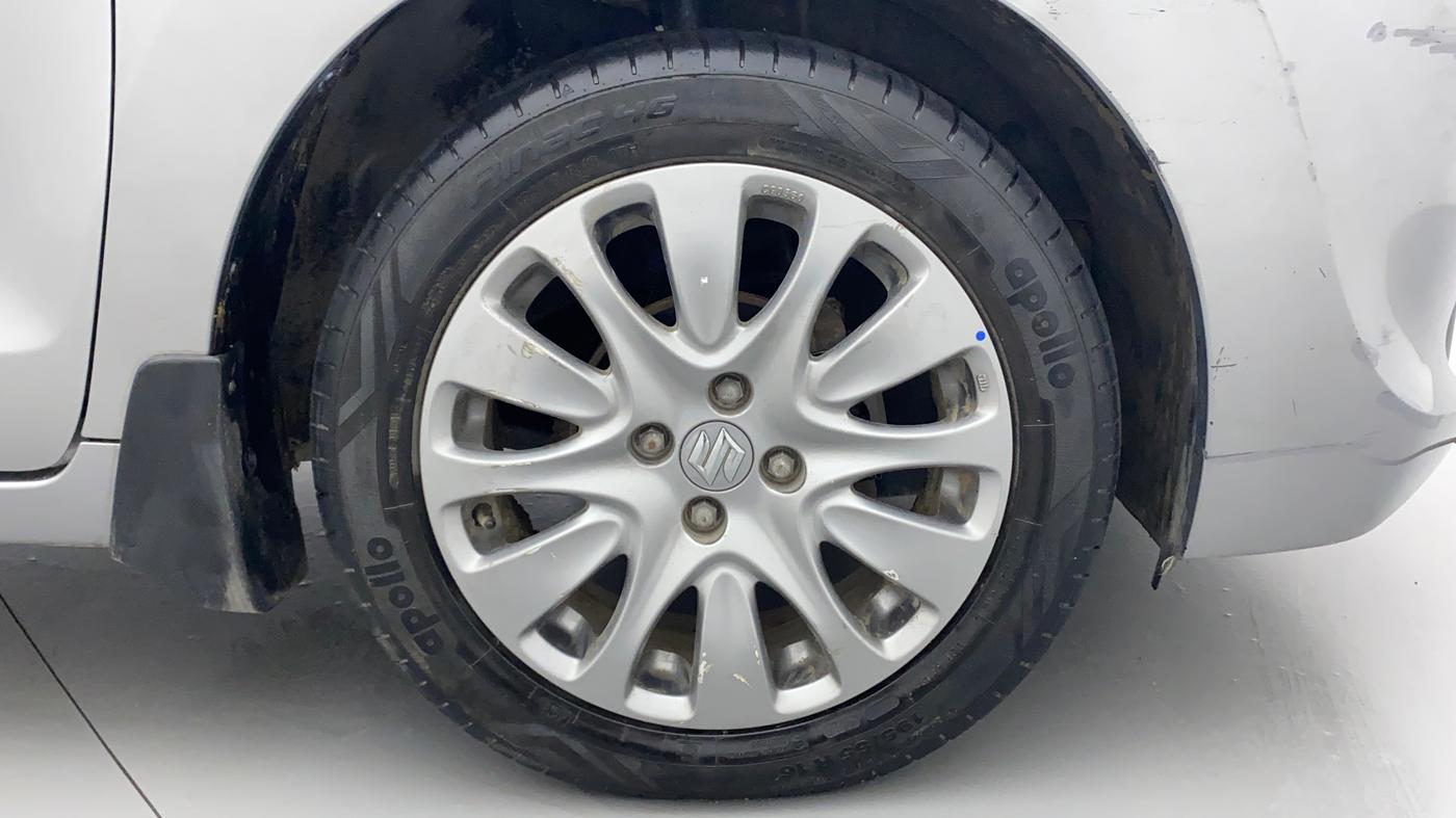2017 Maruti Baleno ZETA CVT PETROL 1.2, Petrol, Automatic, 14,696 km, Right Front Wheel