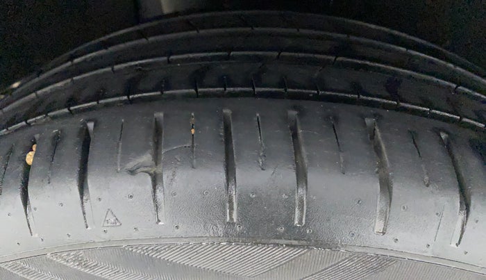 2017 Maruti Baleno ZETA CVT PETROL 1.2, Petrol, Automatic, 14,696 km, Right Rear Tyre Tread