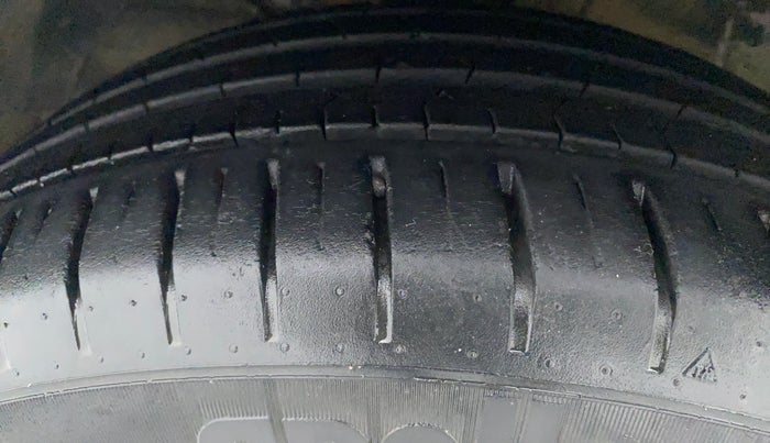 2017 Maruti Baleno ZETA CVT PETROL 1.2, Petrol, Automatic, 14,696 km, Left Front Tyre Tread