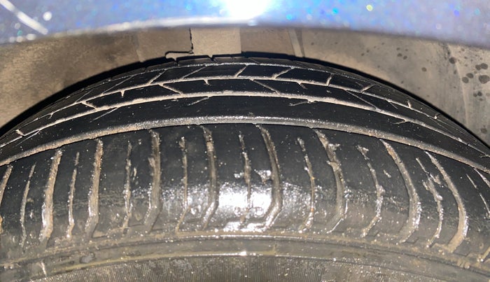 2023 Hyundai NEW I20 ASTA (O) 1.2 AT, Petrol, Automatic, 35,729 km, Right Front Tyre Tread