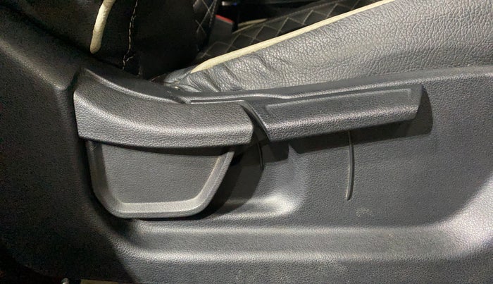 2023 Hyundai NEW I20 ASTA (O) 1.2 AT, Petrol, Automatic, 35,729 km, Driver Side Adjustment Panel