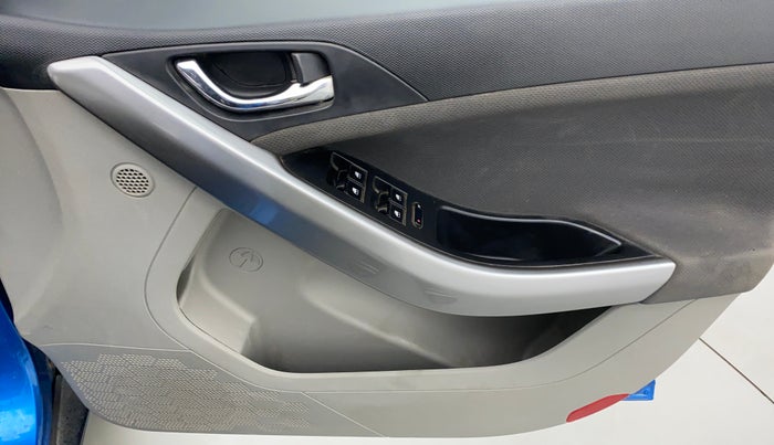 2018 Tata NEXON XZA+ 1.5, Diesel, Automatic, 70,104 km, Driver Side Door Panels Control