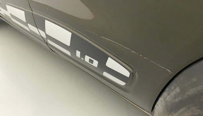 2017 Renault Kwid RXT 1.0 AMT (O), Petrol, Automatic, 36,588 km, Rear left door - Slightly dented
