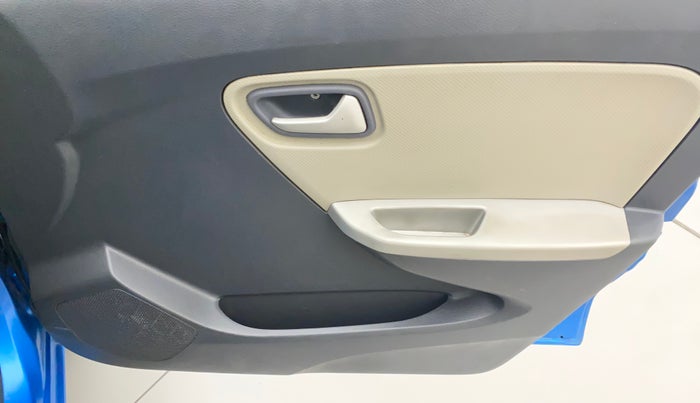 2015 Maruti Alto K10 VXI, Petrol, Manual, 63,536 km, Driver Side Door Panels Control