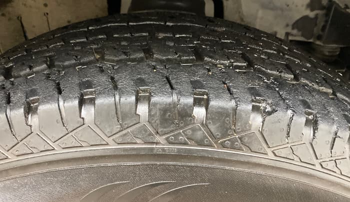 2022 Mahindra Thar LX PETROL HT 4WD AT, Petrol, Automatic, 18,128 km, Right Front Tyre Tread