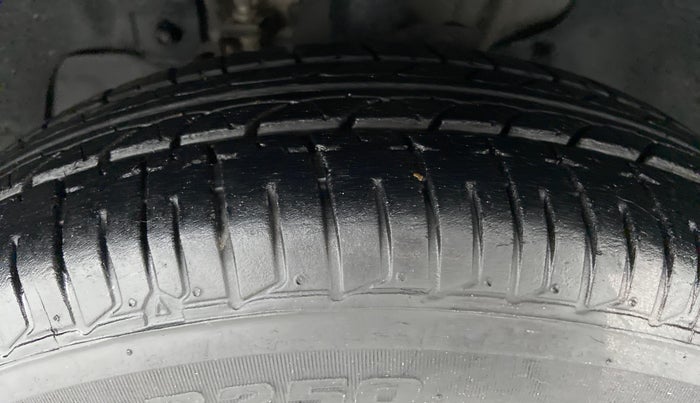 2017 Tata Tiago XE 1.2 REVOTRON, Petrol, Manual, 7,719 km, Left Front Tyre Tread