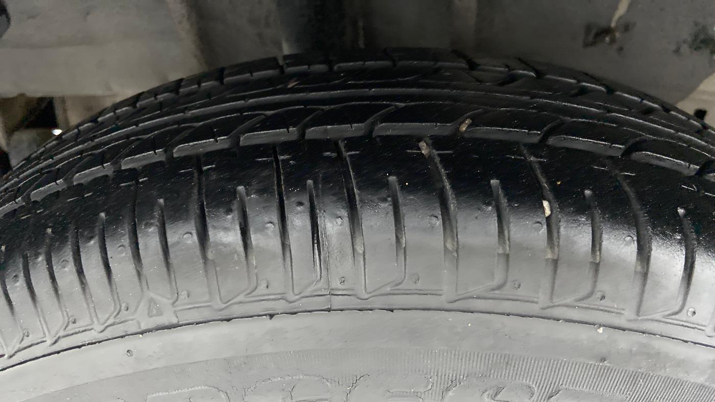 2017 Tata Tiago XE 1.2 REVOTRON, Petrol, Manual, 7,719 km, Right Rear Tyre Tread