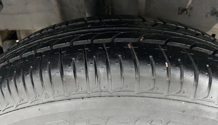 2017 Tata Tiago XE 1.2 REVOTRON, Petrol, Manual, 7,719 km, Right Rear Tyre Tread