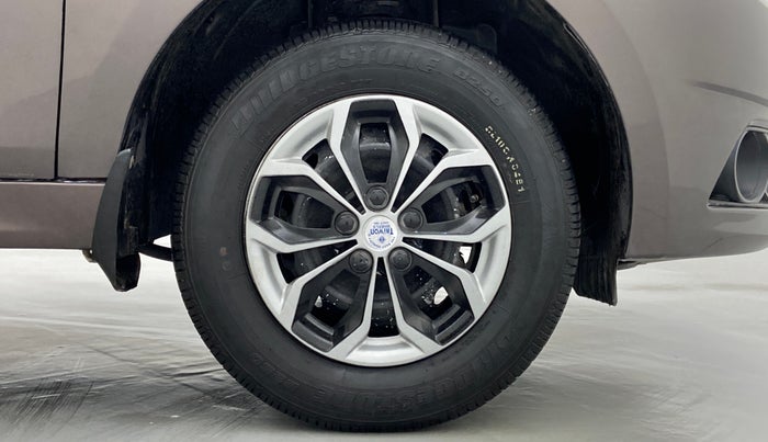 2017 Tata Tiago XE 1.2 REVOTRON, Petrol, Manual, 7,719 km, Right Front Wheel