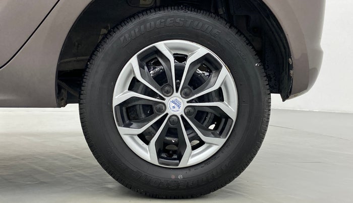 2017 Tata Tiago XE 1.2 REVOTRON, Petrol, Manual, 7,719 km, Left Rear Wheel