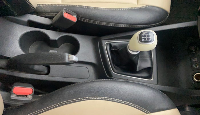 2014 Hyundai Elite i20 ASTA 1.2, Petrol, Manual, 1,14,706 km, Gear Lever