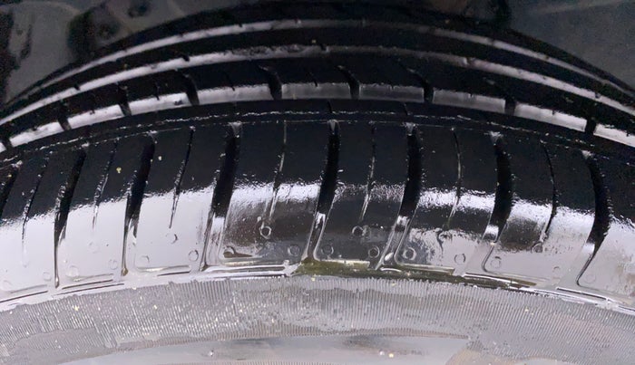 2017 Renault Captur PLATINE DUAL TONE, Diesel, Manual, 16,213 km, Left Front Tyre Tread