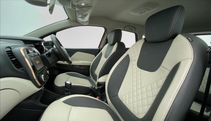 2017 Renault Captur PLATINE DUAL TONE, Diesel, Manual, 16,213 km, Right Side Front Door Cabin View