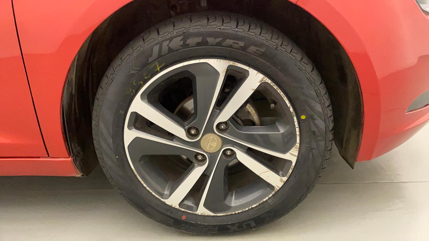 2020 Tata ALTROZ XZ PETROL, Petrol, Manual, 48,175 km, Right Front Wheel