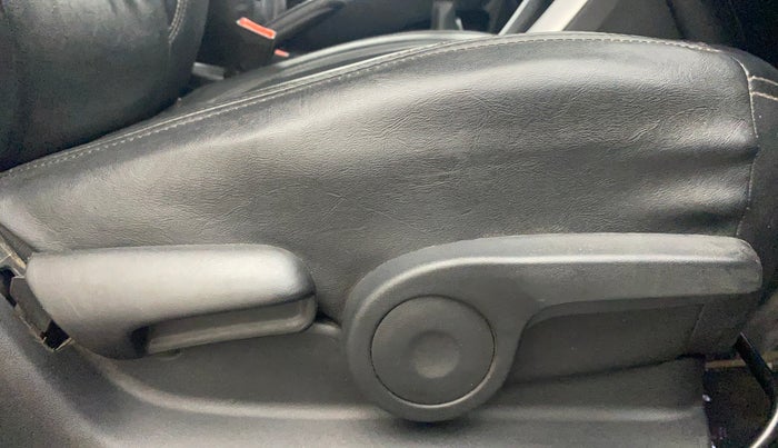 2022 Maruti S Cross ZETA 1.5, Petrol, Manual, 35,461 km, Driver Side Adjustment Panel