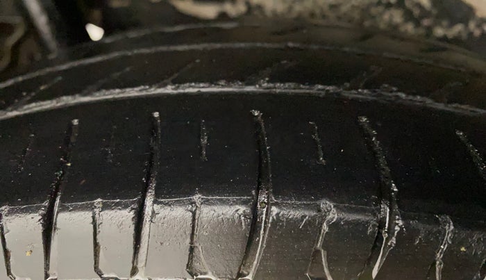 2014 Maruti Wagon R 1.0 LXI CNG, CNG, Manual, 98,017 km, Right Rear Tyre Tread