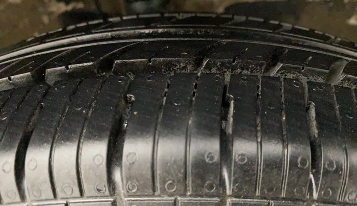 2014 Maruti Wagon R 1.0 LXI CNG, CNG, Manual, 98,017 km, Right Front Tyre Tread
