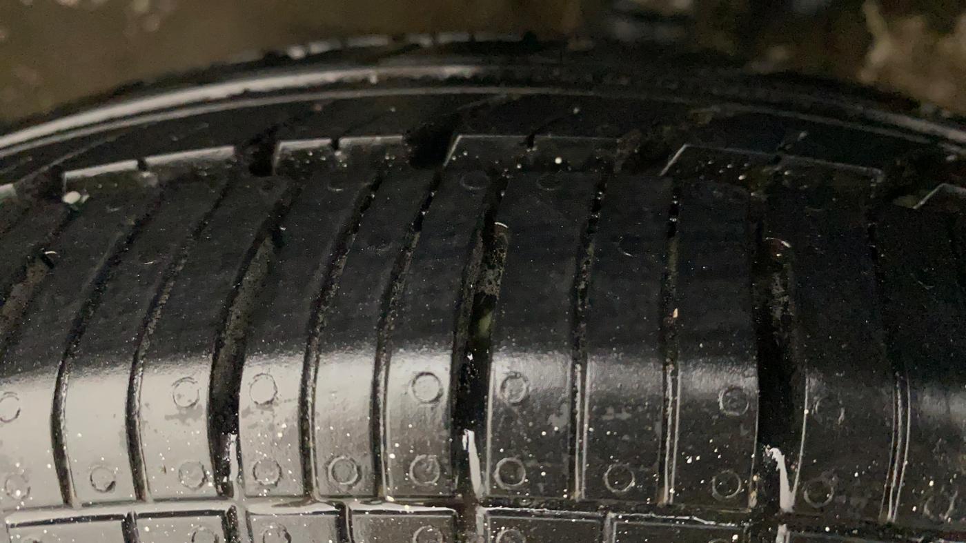 2014 Maruti Wagon R 1.0 LXI CNG, CNG, Manual, 98,017 km, Left Front Tyre Tread