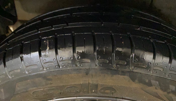 2022 Hyundai GRAND I10 NIOS SPORTZ 1.2 KAPPA VTVT, Petrol, Manual, 31,861 km, Right Rear Tyre Tread