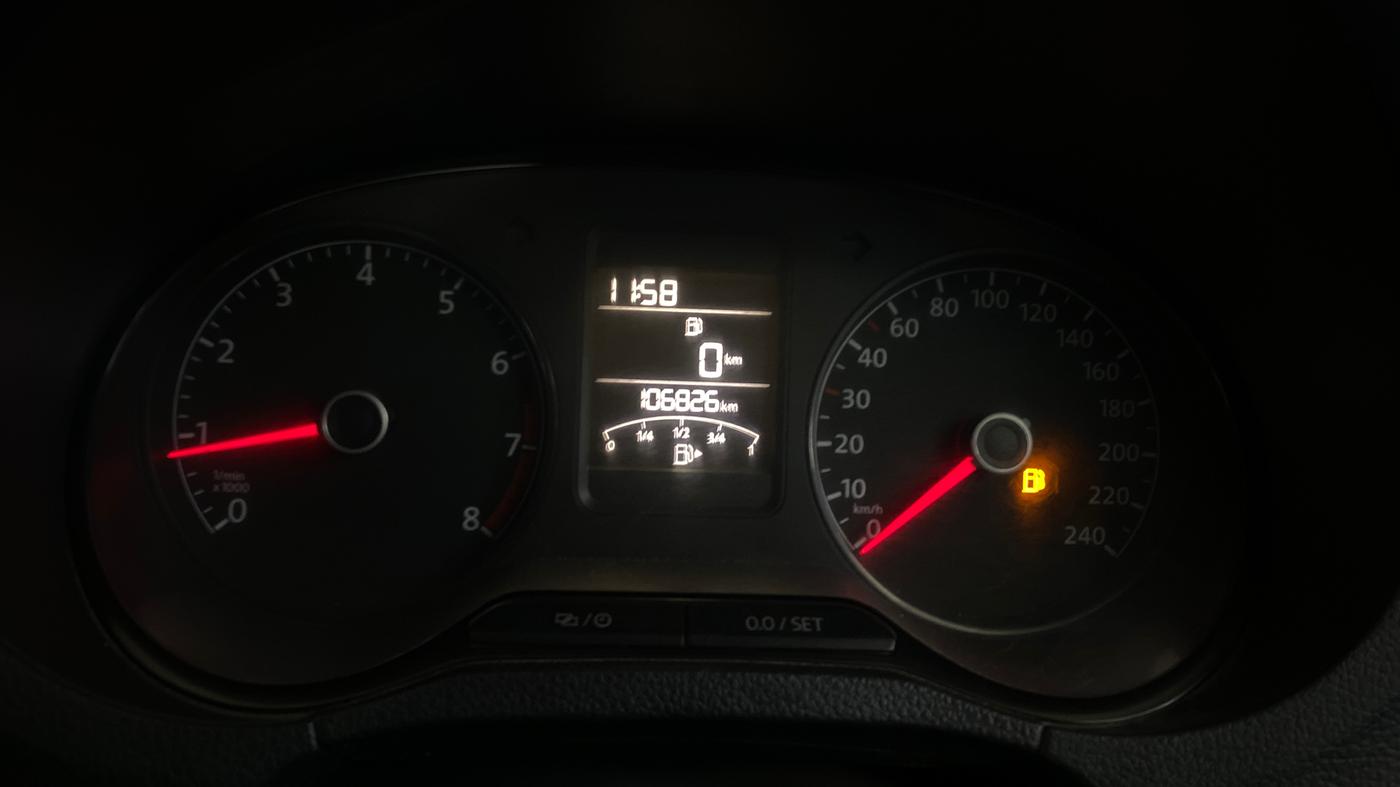 2014 Volkswagen Polo COMFORTLINE 1.2L PETROL, Petrol, Manual, 1,06,944 km, Odometer Image