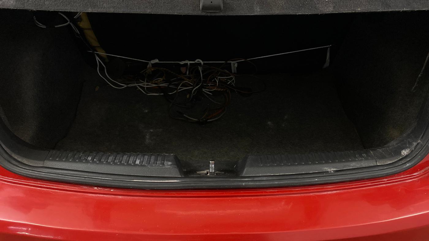 2014 Volkswagen Polo COMFORTLINE 1.2L PETROL, Petrol, Manual, 1,06,944 km, Boot Inside