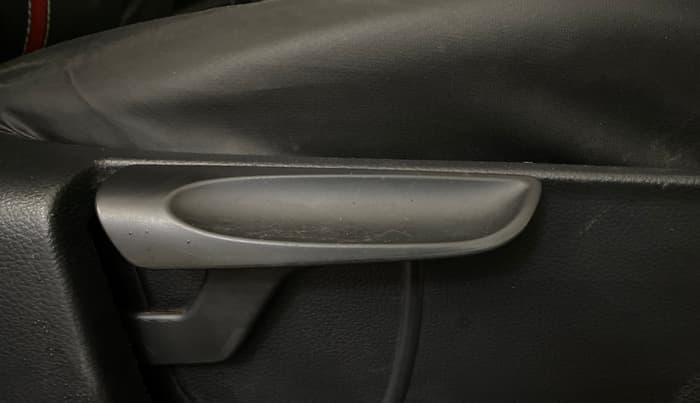 2014 Volkswagen Polo COMFORTLINE 1.2L PETROL, Petrol, Manual, 1,06,944 km, Driver Side Adjustment Panel