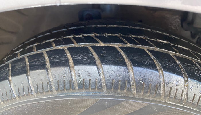 2021 Maruti Celerio VXI CNG, CNG, Manual, 34,526 km, Right Front Tyre Tread