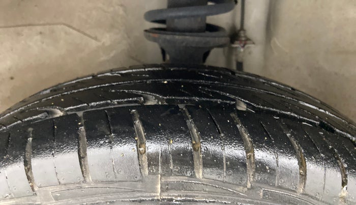 2010 Maruti Alto LXI, Petrol, Manual, 8,765 km, Left Front Tyre Tread