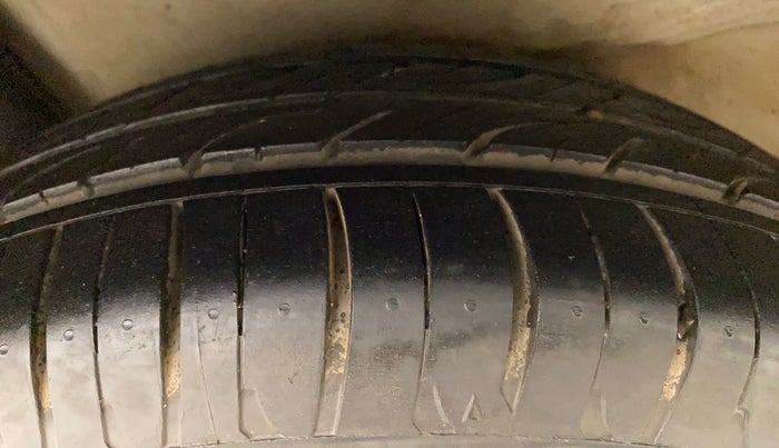 2013 Honda Amaze 1.2L I-VTEC E, Petrol, Manual, 87,031 km, Right Rear Tyre Tread