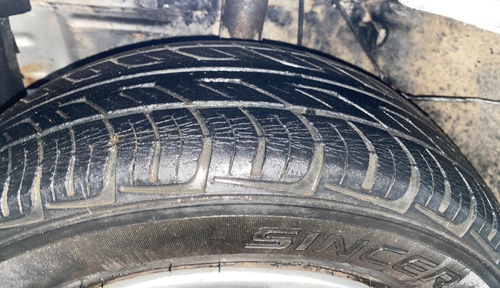 2013 Toyota Etios Liva GD, Diesel, Manual, 76,654 km, Left Front Tyre Tread