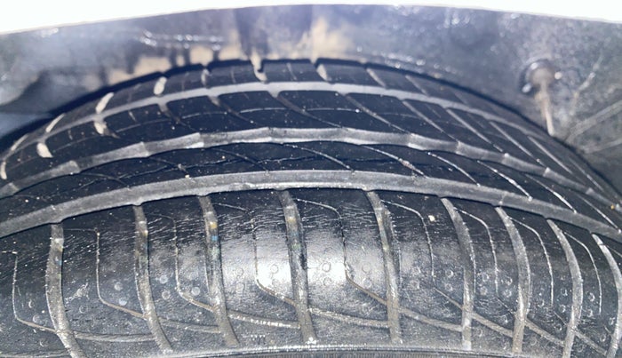 2013 Toyota Etios Liva GD, Diesel, Manual, 76,654 km, Right Rear Tyre Tread