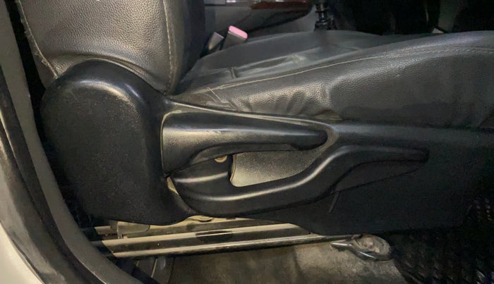 2013 Toyota Etios Liva GD, Diesel, Manual, 76,654 km, Driver Side Adjustment Panel