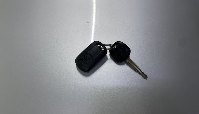 2013 Toyota Etios Liva GD, Diesel, Manual, 76,654 km, Key Close Up