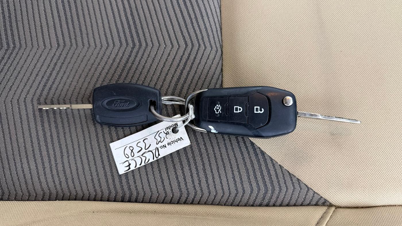2015 Ford Figo Aspire TITANIUM 1.5 PETROL AT, Petrol, Automatic, 91,741 km, Key Close Up