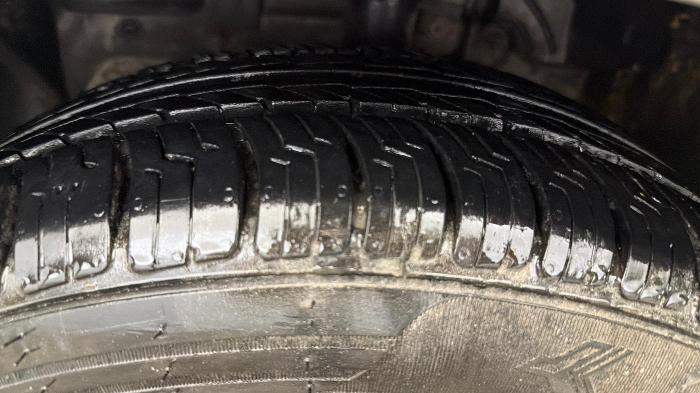 2015 Ford Figo Aspire TITANIUM 1.5 PETROL AT, Petrol, Automatic, 91,741 km, Left Front Tyre Tread
