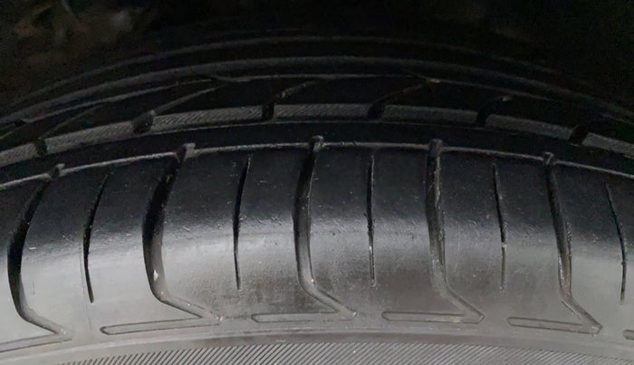 2017 Hyundai Creta 1.6 SX PLUS AUTO PETROL, Petrol, Automatic, 64,969 km, Left Front Tyre Tread