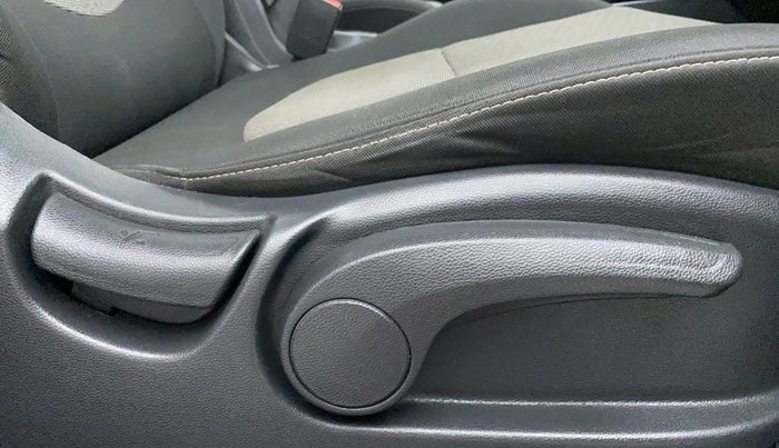2017 Hyundai Creta 1.6 SX PLUS AUTO PETROL, Petrol, Automatic, 64,969 km, Driver Side Adjustment Panel