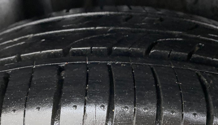 2014 Volkswagen Polo GT TSI 1.2 PETROL AT, Petrol, Automatic, 51,863 km, Right Rear Tyre Tread