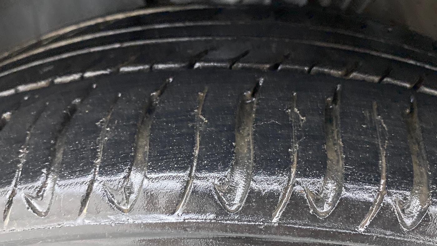 2014 Volkswagen Polo GT TSI 1.2 PETROL AT, Petrol, Automatic, 51,863 km, Left Front Tyre Tread