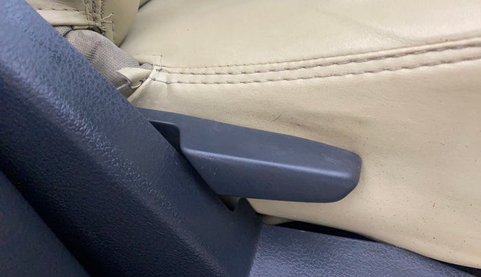 2014 Renault Duster 85 PS RXL DIESEL, Diesel, Manual, 1,03,375 km, Driver Side Adjustment Panel