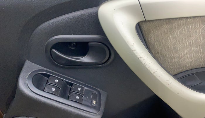 2014 Renault Duster 85 PS RXL DIESEL, Diesel, Manual, 1,03,375 km, Driver Side Door Panels Control