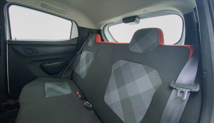 2021 Renault Kwid 1.0 RXT Opt AT, Petrol, Automatic, 1,060 km, Right Side Rear Door Cabin