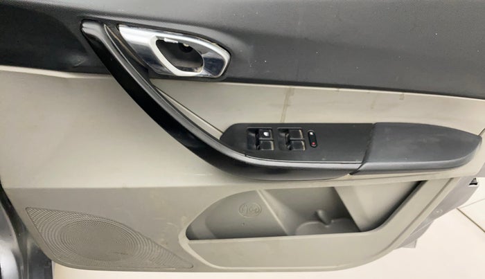 2018 Tata Tiago XZA PETROL, Petrol, Automatic, 1,12,133 km, Driver Side Door Panels Control