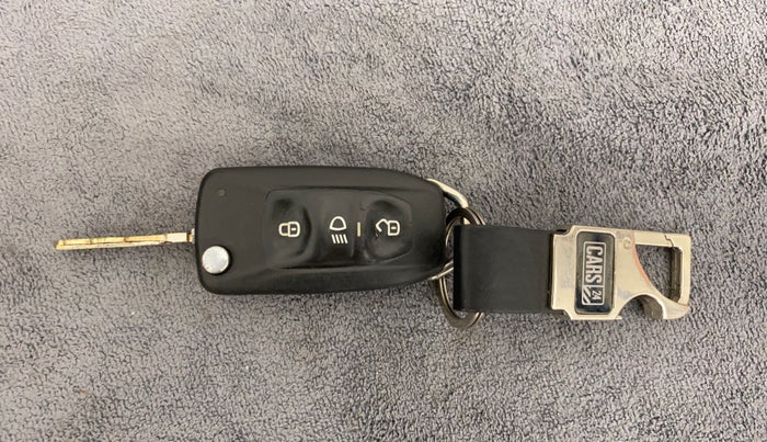 2018 Tata Tiago XZA PETROL, Petrol, Automatic, 1,12,133 km, Key Close Up