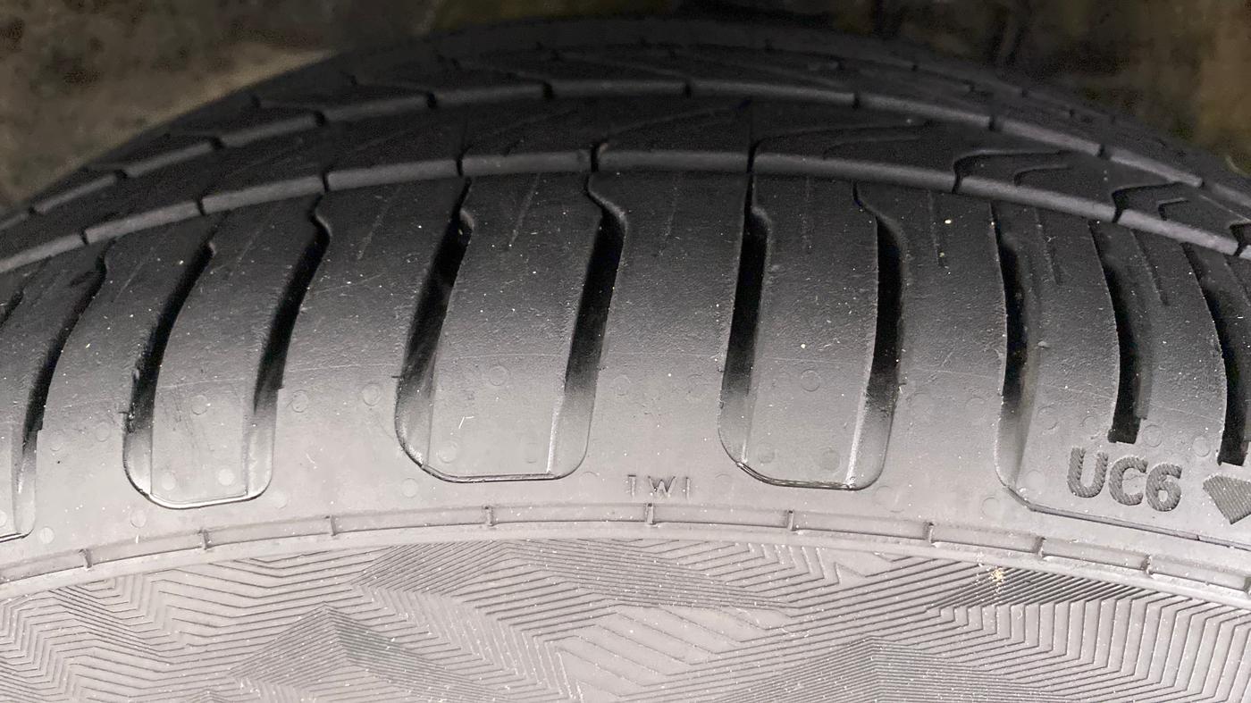 2022 MG ASTOR SAVVY 1.3 TURBO AT S RED, Petrol, Manual, 11,208 km, Left Front Tyre Tread